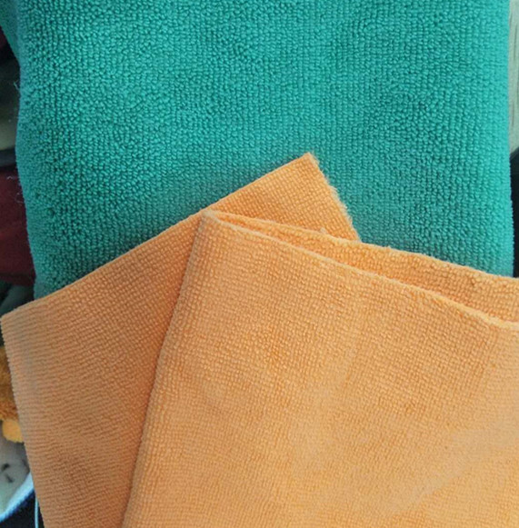 Esverdeie o pano de limpeza absorvente super da largura 300gsm Microfiber de 160cm